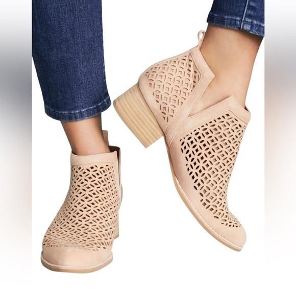 Jeffrey Campbell Tagloni Tan Beige Laser Cut Suede Boho Festival Booties SZ 7 - Picture 3 of 12